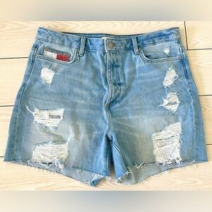 Tommy‎ Jeans women's disstressed high rise mom short size 14 with colored logo